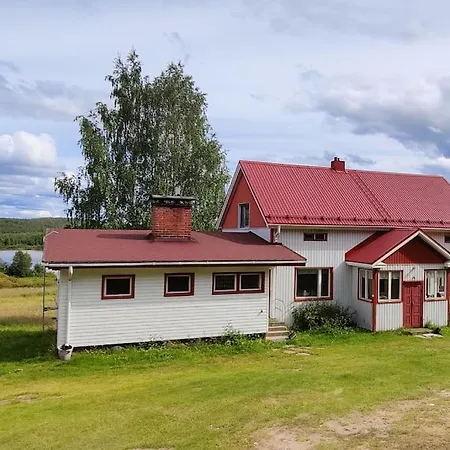 Lappish Summerhouse By The River بيت للعطل *